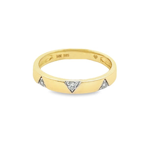 14k yellow gold diamond ring. Diamonds total approx. .08ct.