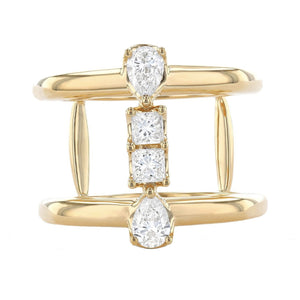 This gorgeous 18k yellow gold ring features 2 princess cut diamonds...