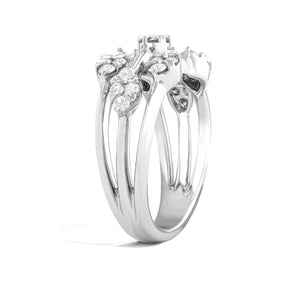 This gorgeous 18k white gold ring features 3 rows of round brillian...