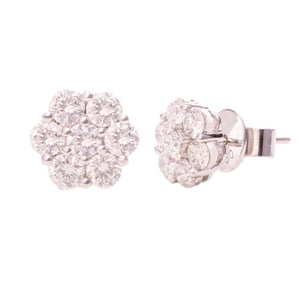 These beautiful 14k white gold stud earrings feature round brillian...