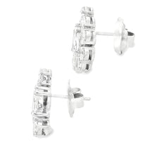 These beautiful 14k white gold diamond earrings feature 16 pear sha...