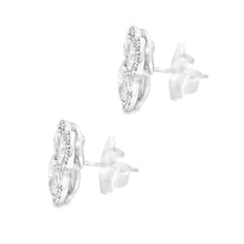 These beautiful 14k white gold diamond earrings feature 8 pear shap...