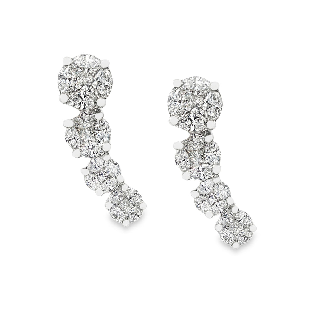 These gorgeous 18k white gold earrings feature diamonds that total ...