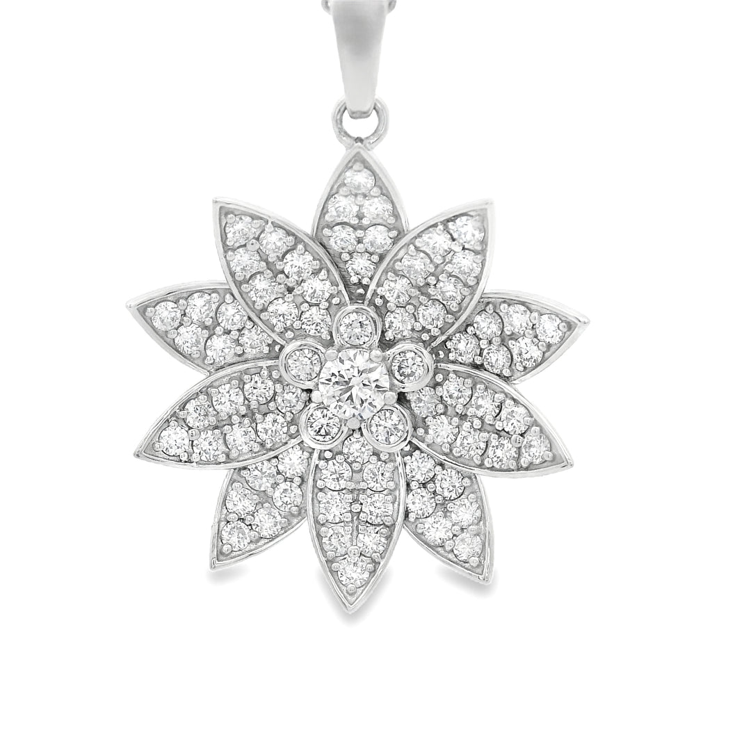 This 18k white gold diamond necklace features a beautiful flower pe...