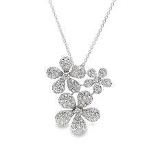 This stunning 18k white gold flower necklace features round brillia...