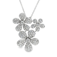 This stunning 18k white gold flower necklace features round brillia...