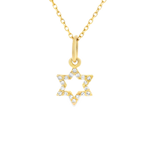 This 14k yellow gold Star of David pendant features 18 round brilli...