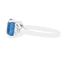 18k White Gold Diamond & Sapphire Ring