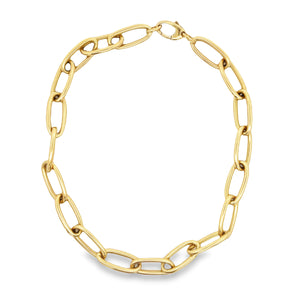 This 14k yellow gold necklace features oval links. 
Necklace measur...