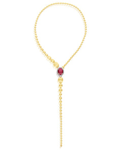 This 18kt yellow gold and natural stones necklace is among the 