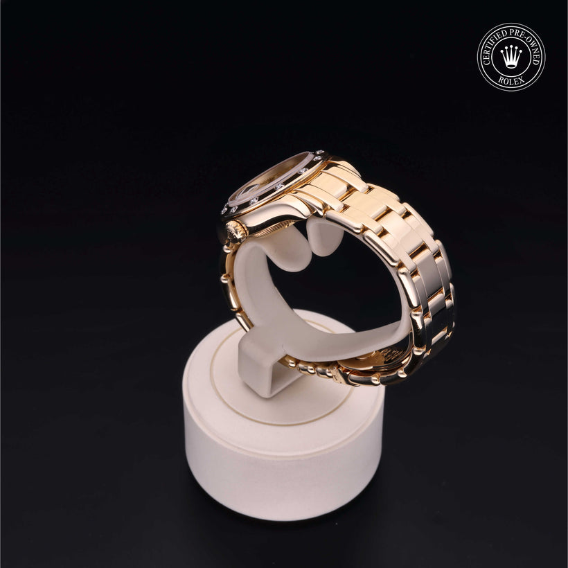 2002, 29mm, Yellow Gold


