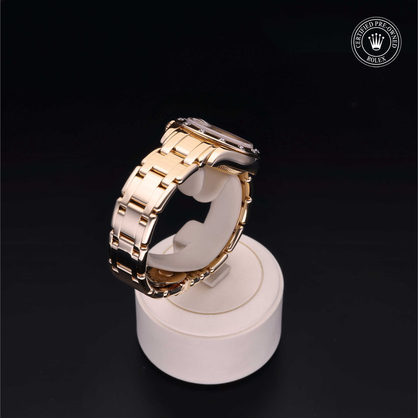 2002, 29mm, Yellow Gold


