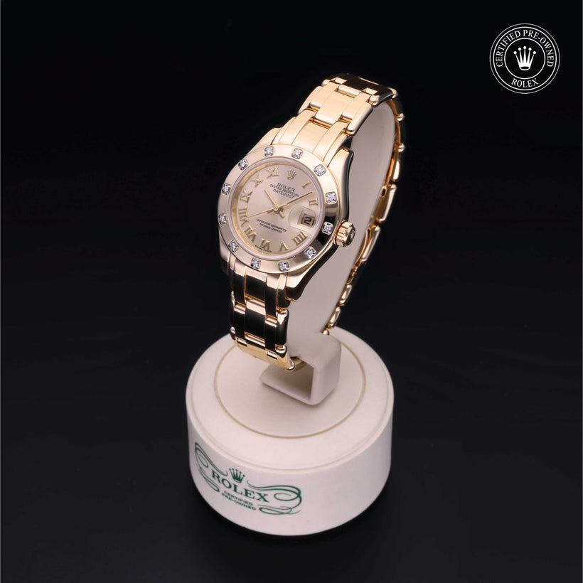 2002, 29mm, Yellow Gold


