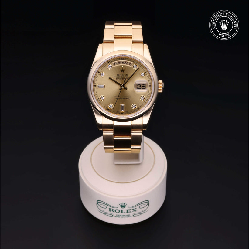 2001, 36mm, Yellow Gold


