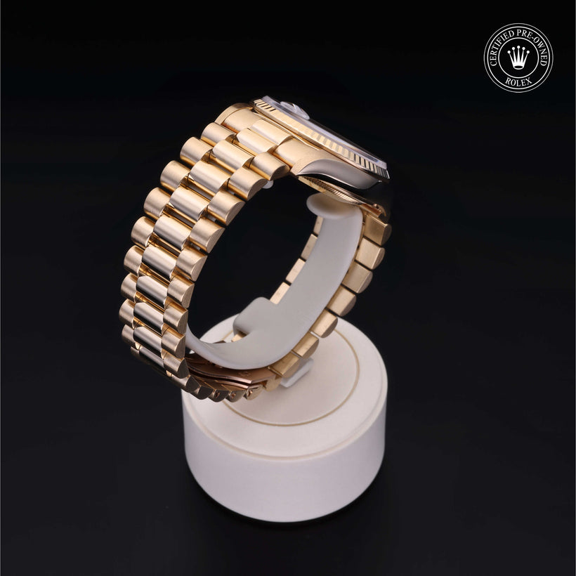 1991, 36 mm, Yellow Gold


