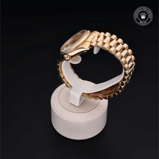 1987, 31 mm, Yellow Gold


