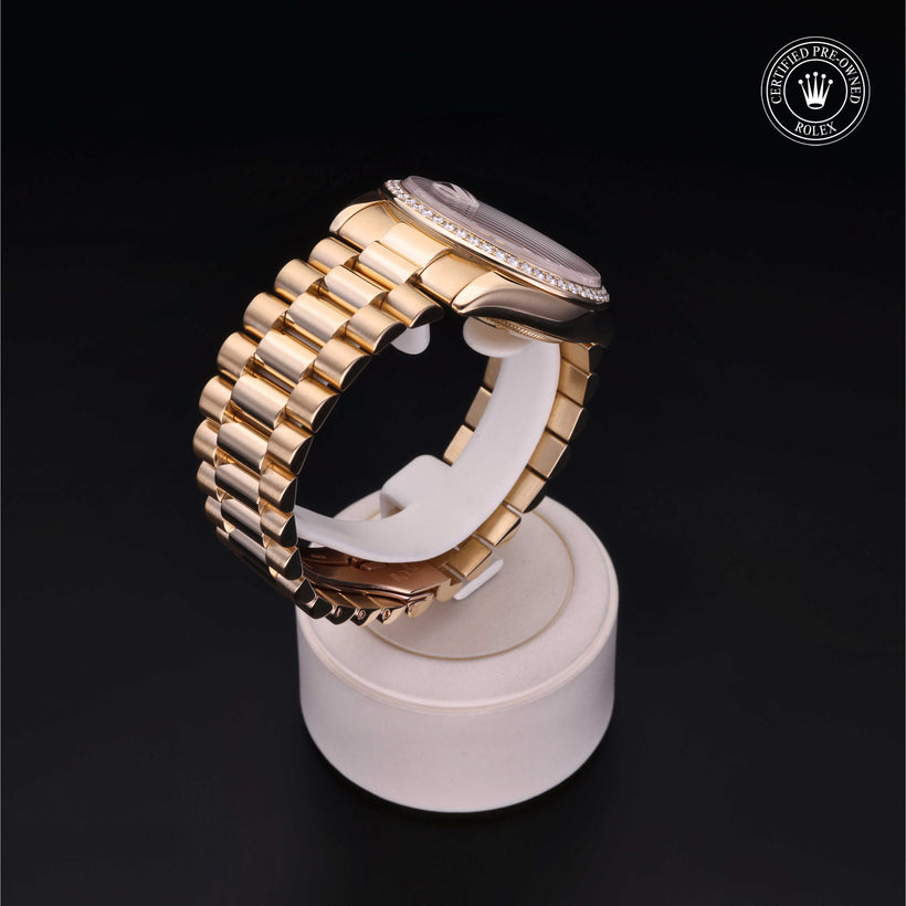 2003, 36mm, Yellow Gold


