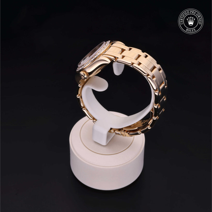 1997, 29mm, Yellow Gold


