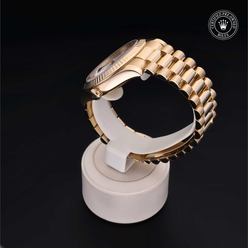 2008, 41mm, Yellow Gold


