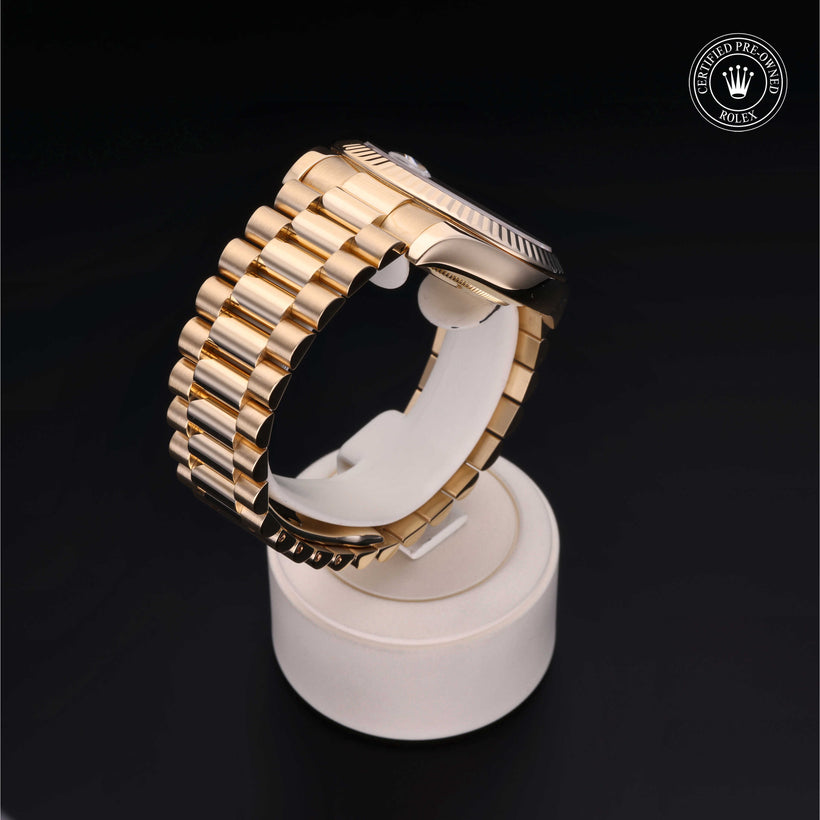 2008, 41mm, Yellow Gold



