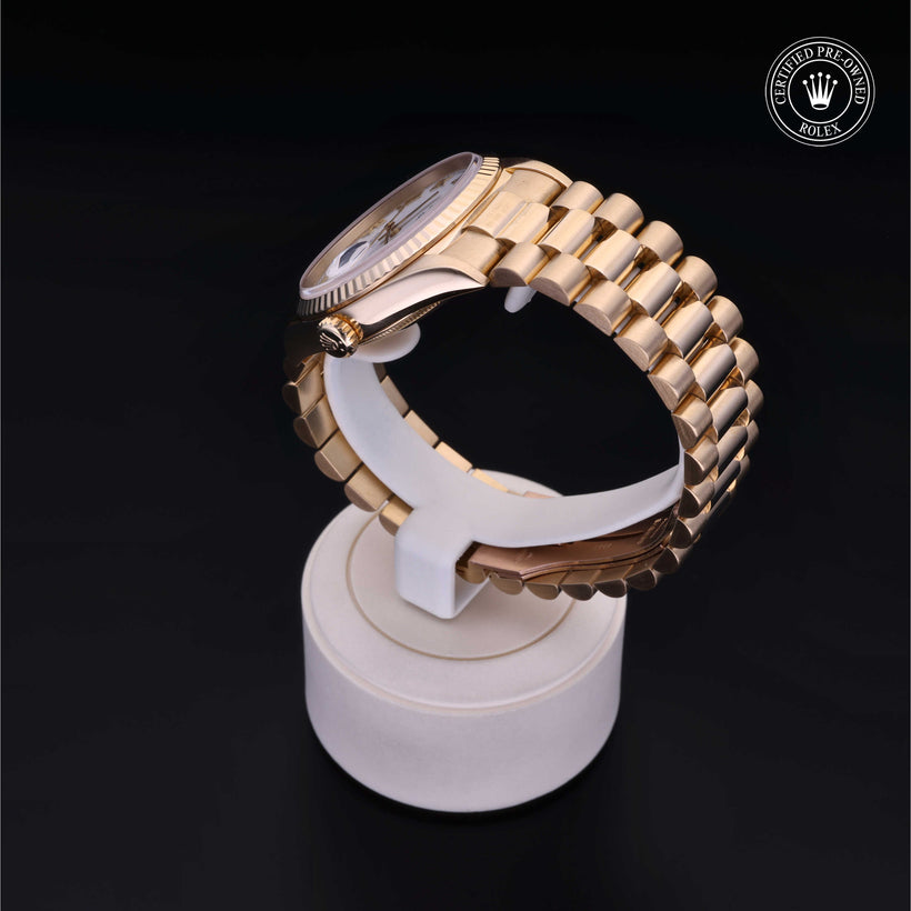 1998, 36mm, Yellow Gold


