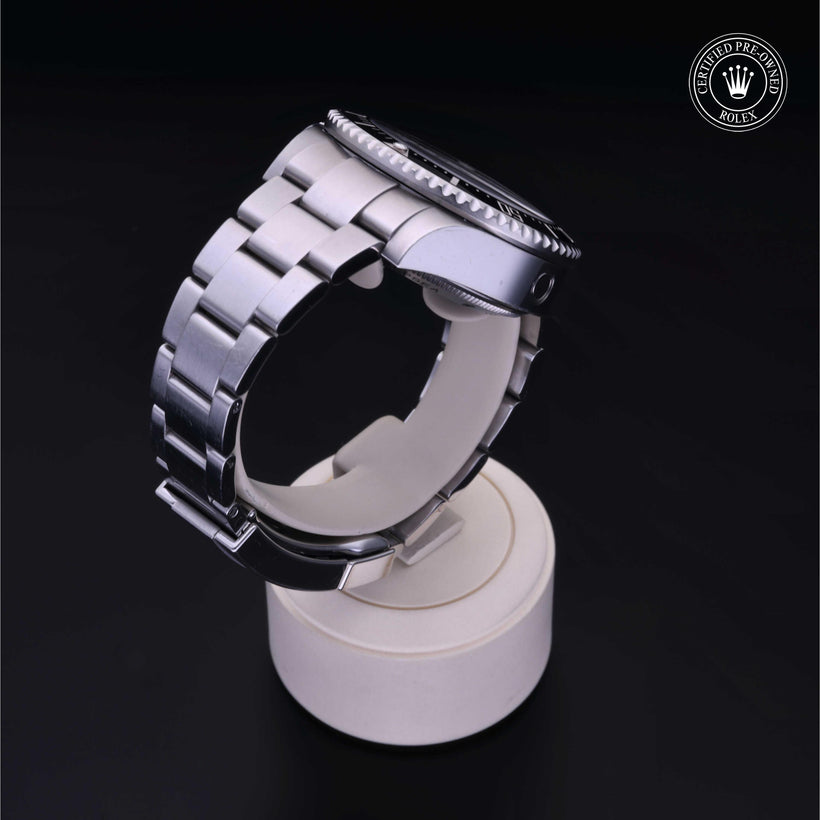 2009, 44 mm, Oystersteel


