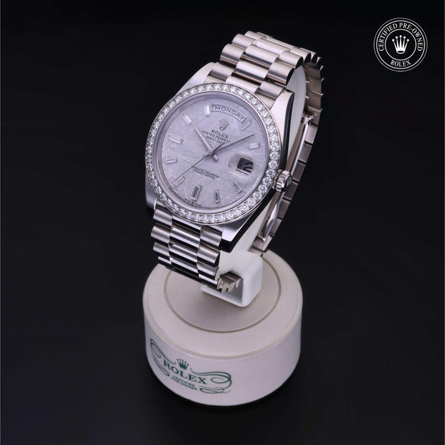 2020, 40 mm, White Gold


