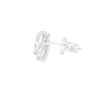 These dainty yet beautiful 18k white gold earrings feature 4 pear s...
