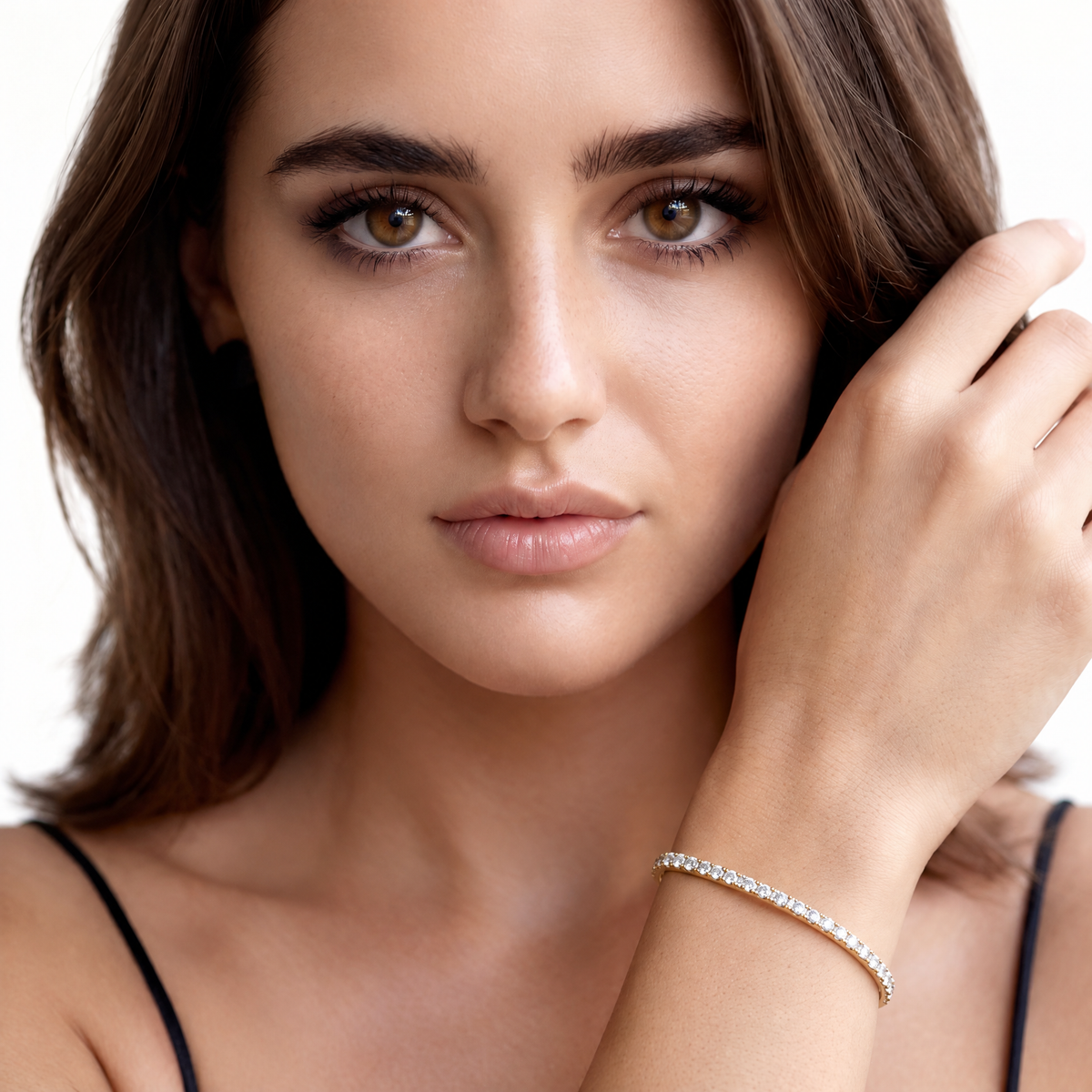 170-4222 2.80ct 18k Yellow Gold Diamond Bangle worn on model