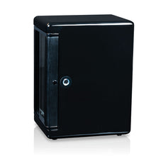 Present your automatic timepieces with the level of care and sophis...