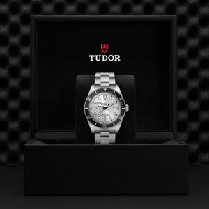 Tudor Black Bay 68