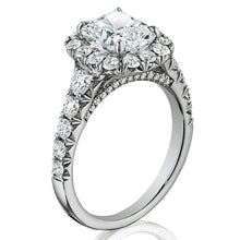 Henri Daussi Graduated Diamond Engagement Ring