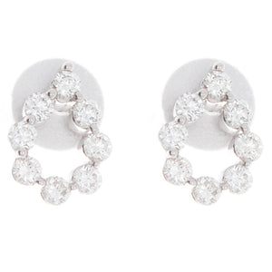 These diamond earrings features prong set round brilliant cut diamo...