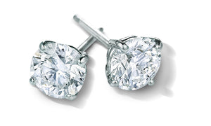 Featuring two round brilliant cut diamonds totaling 3.00ct set in 1...