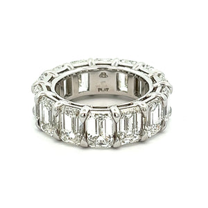 


 
Stunning emerald cut diamonds are set in shared prongs that ru...
