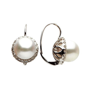 These stunning earrings feature a 10-11mm south sea cultured pearl ...