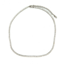 This beautiful 14k white gold necklace features round brilliant cut...