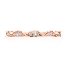
Every queen deserves her crown. Raising the iconic Tacori crescent...