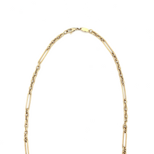 Link chain necklace in 18k yellow gold, measures 26