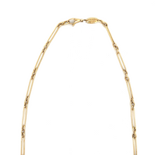 Link chain necklace in 18k yellow gold, measures 26