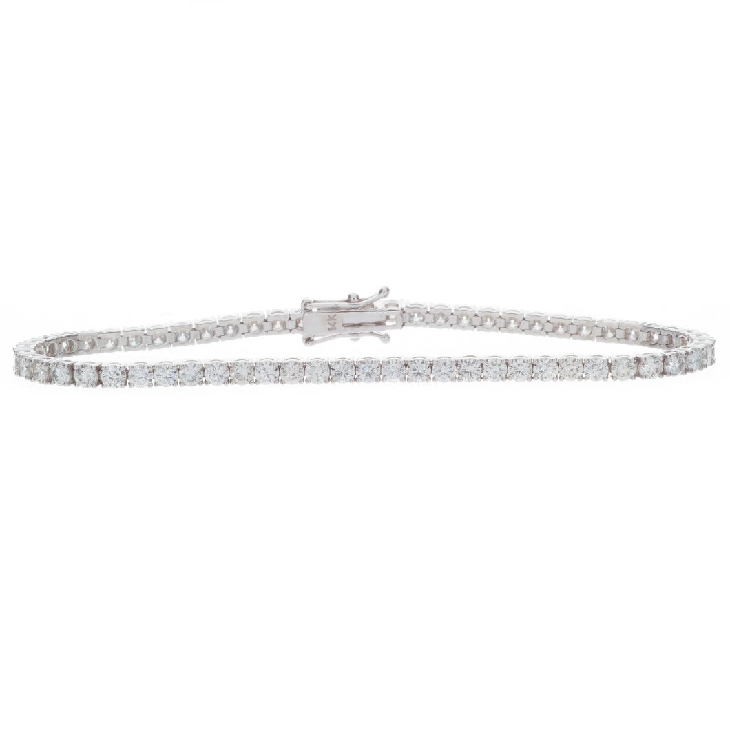 classic tennis bracelet features 62 diamonds totaling 5.20ct