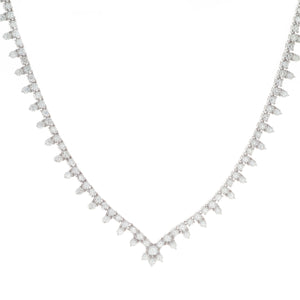 this necklace features 152 diamonds totaling 4.39ct