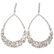 These dazzling 14 white gold earrings feature 50 baguette diamonds ...