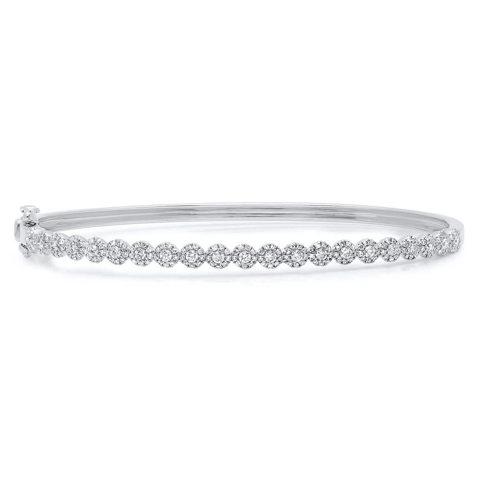 This bangle features .89cts of round brilliant cut diamonds.