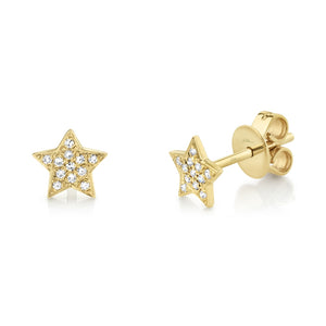These star earrings features round brilliant cut diamonds that tota...
