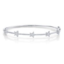 This diamond bangle features .47cts of round brilliant cut diamonds.