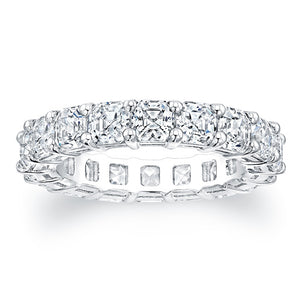 
Asscher cut diamonds are set in a continuous circle using shared p...