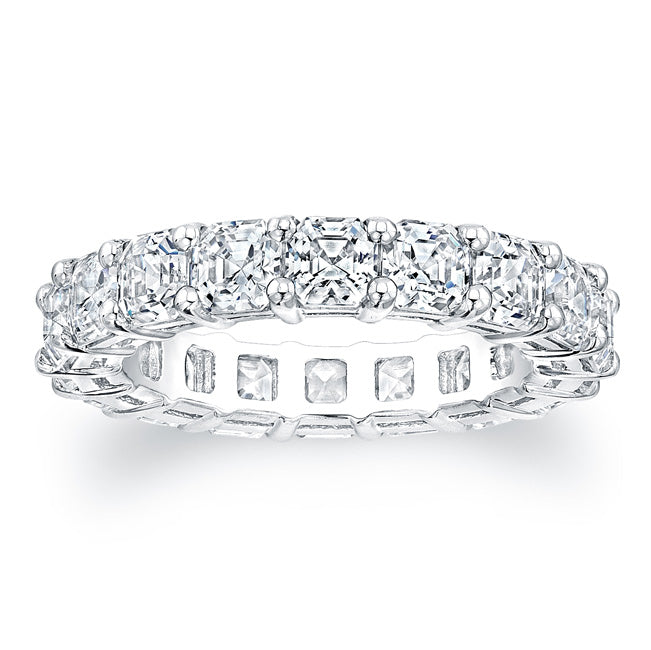 
Asscher cut diamonds are set in a continuous circle using shared p...