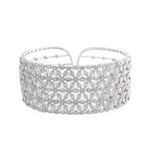 This diamond bracelet features 13.13cts of round briliant cut and m...