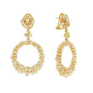 These stunning earrings feature 13.80cts of yellow diamonds.